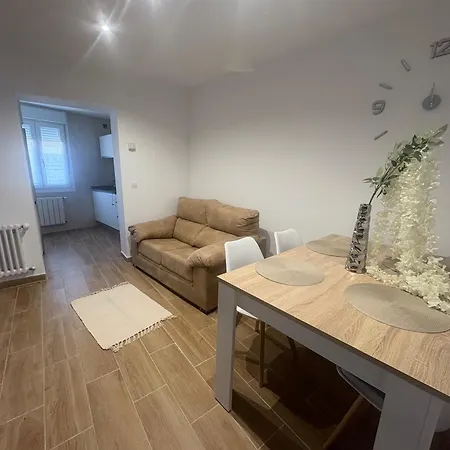 El Pisito De Cris Y Mia Appartement Ponferrada
